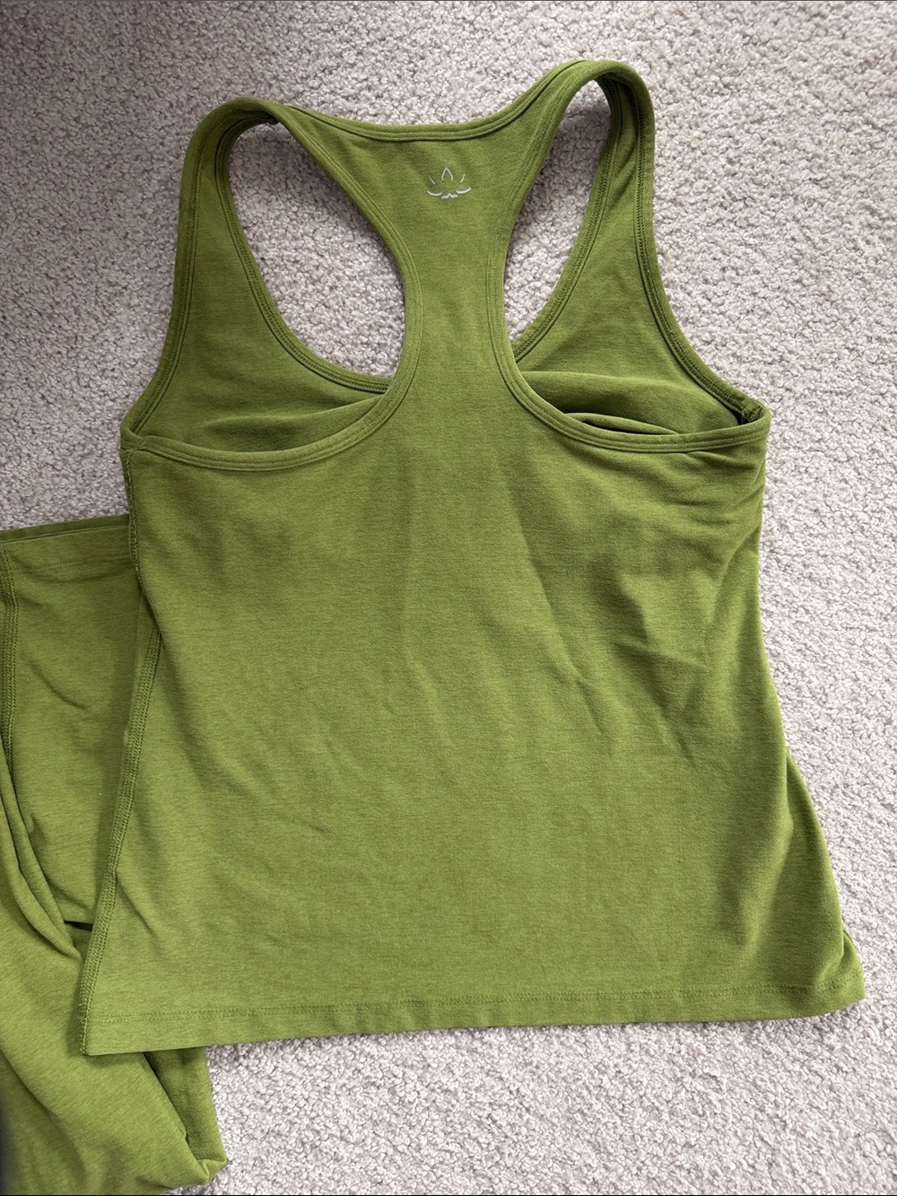 Beyond Yoga Fern Green Set - Picture 4 of 6